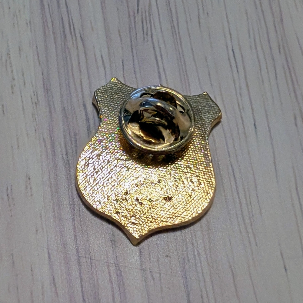 Gold and Red Curling Club Pin - Picture 2 of 2